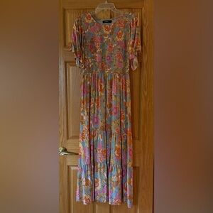 Chic Floral Maxi Dress in Pink and Orange